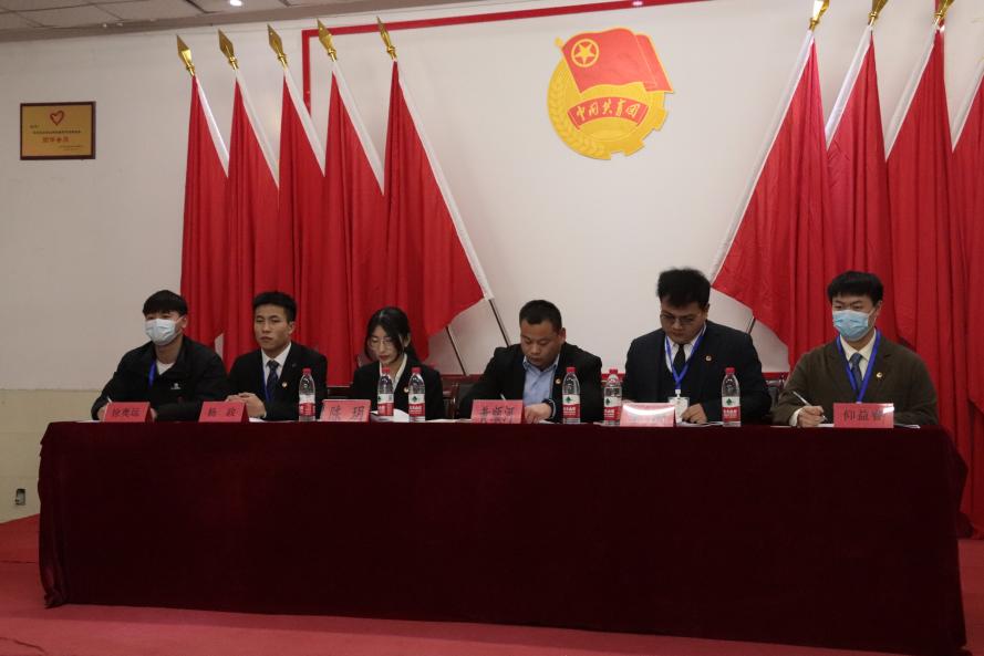 我校第十一次學(xué)生代表大會(huì)隆重召開