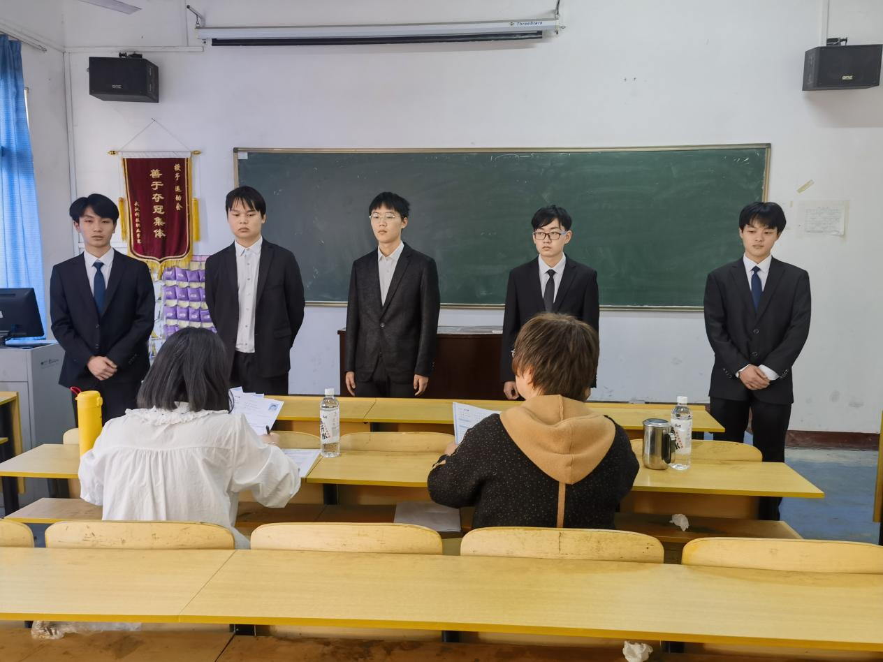 校園忙“招聘”,職場預練兵 校園忙“招聘”,職場預練兵