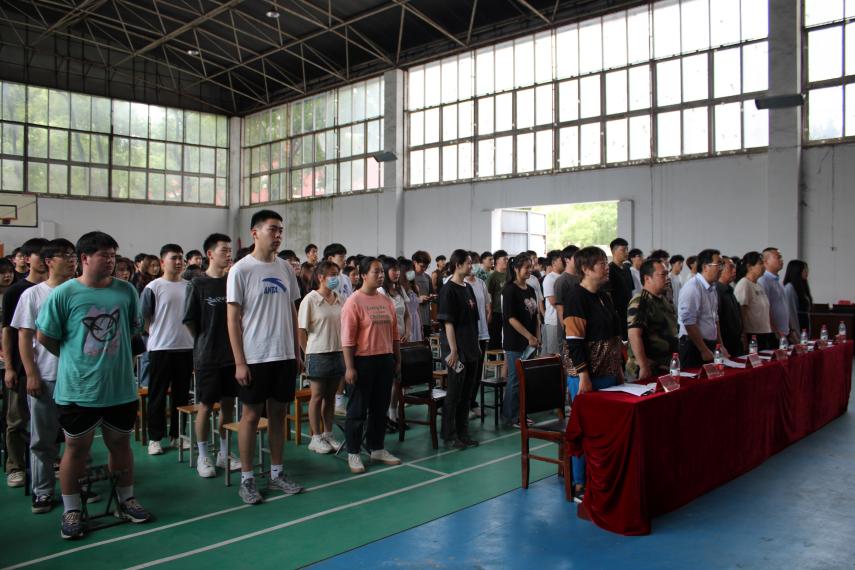 我校舉辦2022-2023學(xué)年“五四”表彰大會(huì)暨文藝匯演