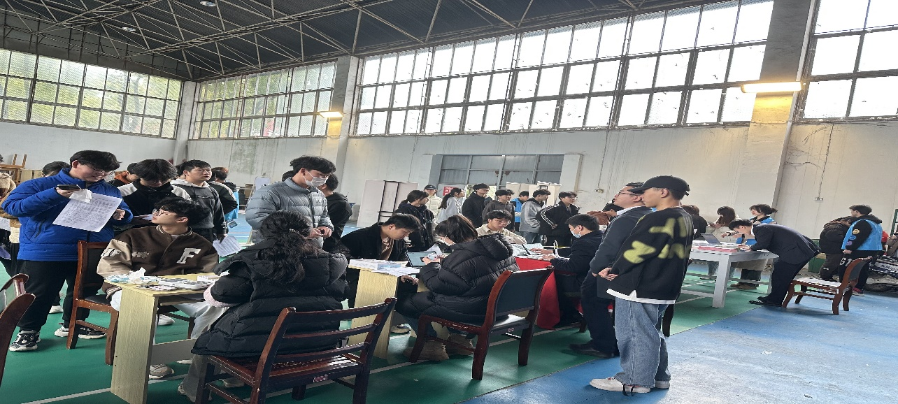 辦理志愿者證，保障志愿服務(wù)