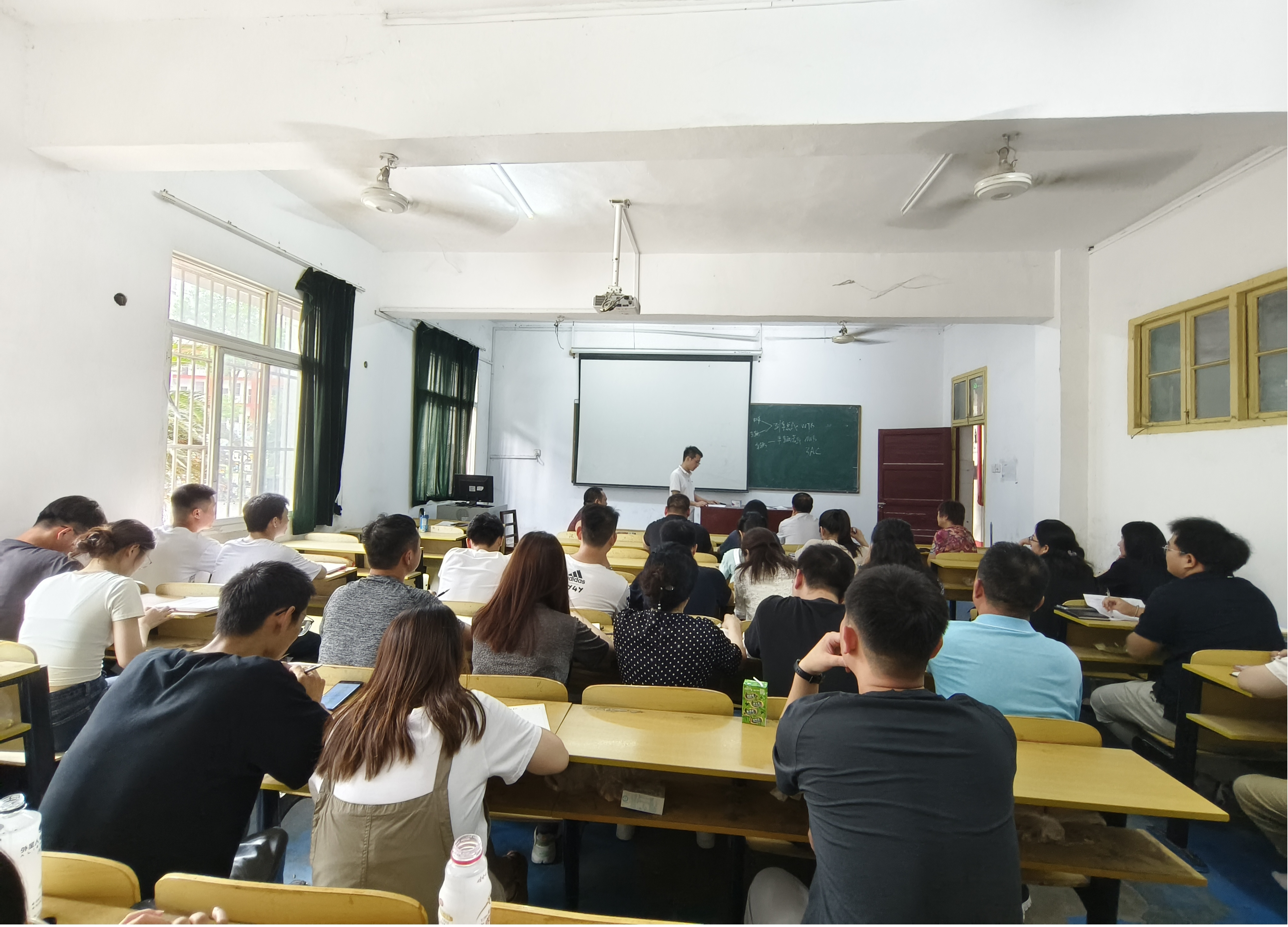 我校順利開(kāi)展迎接2023級(jí)新生報(bào)道工作