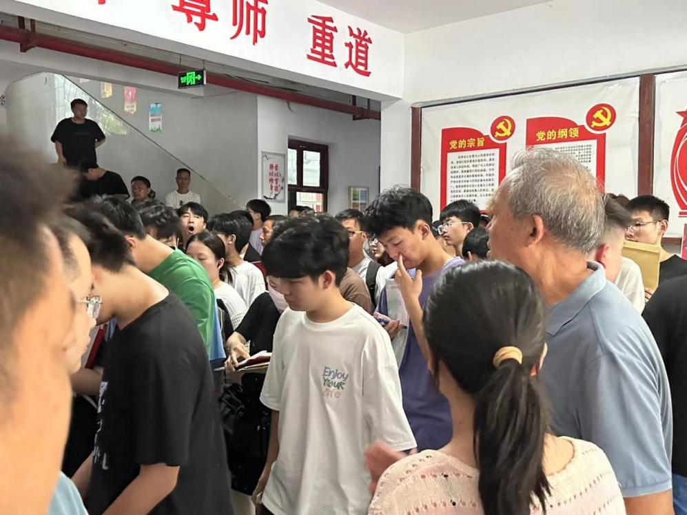 我校順利開(kāi)展迎接2023級(jí)新生報(bào)道工作