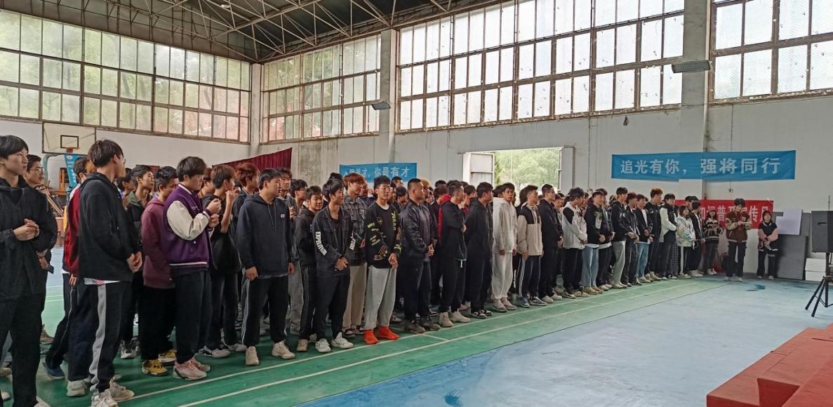 以青春之名,赴籃球之約——校團委舉行第十八屆“希望杯”籃球賽開幕式 以青春之名,赴籃球之約——校團委舉行第十八屆“希望杯”籃球賽開幕式