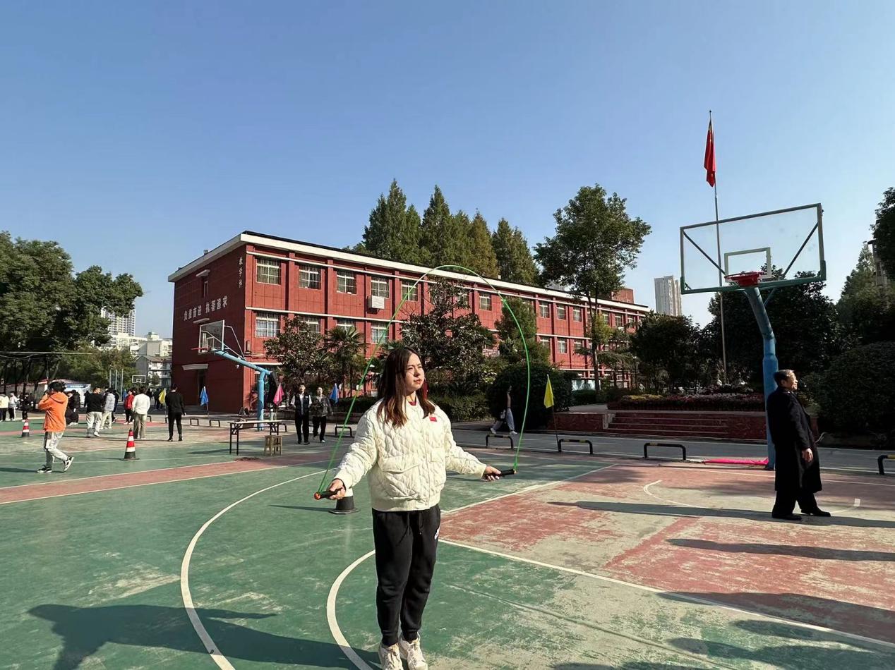 青春奮進新時代，運動逐夢向未來——武漢科技職業(yè)學院2023年秋季運動會暨教職工運動會