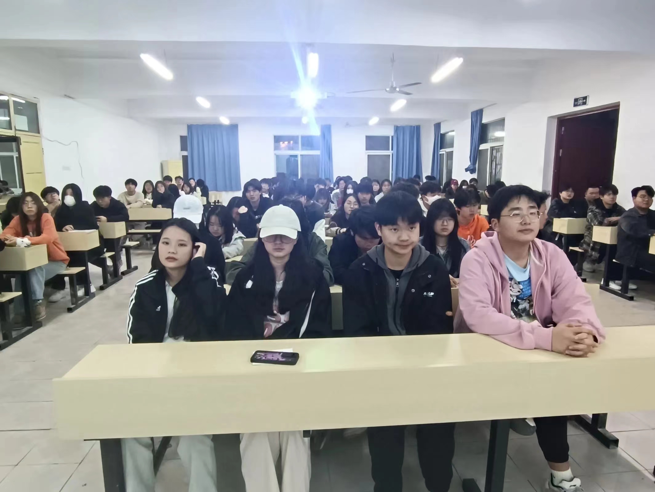 賡續(xù)雷鋒精神，爭做志愿先鋒