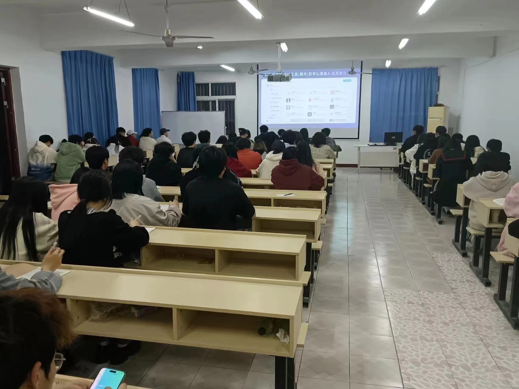 賡續(xù)雷鋒精神，爭做志愿先鋒