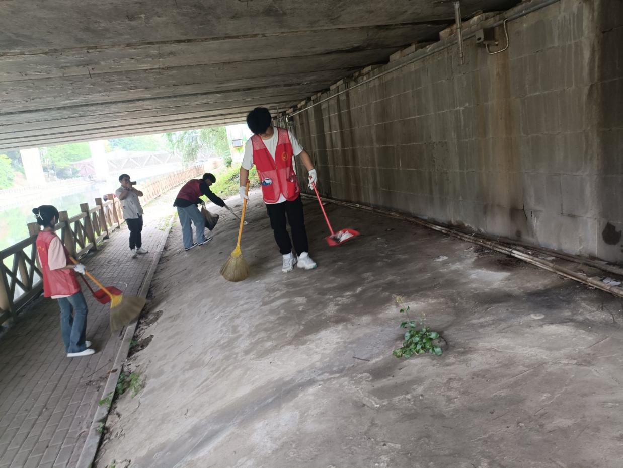 志愿之紅,共創(chuàng)新綠 志愿之紅,共創(chuàng)新綠