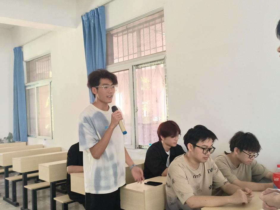 團(tuán)聚青春，以培促干