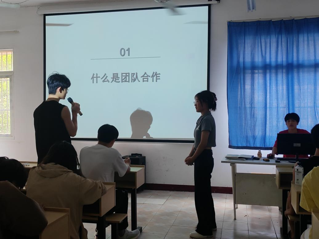 團(tuán)聚青春，以培促干