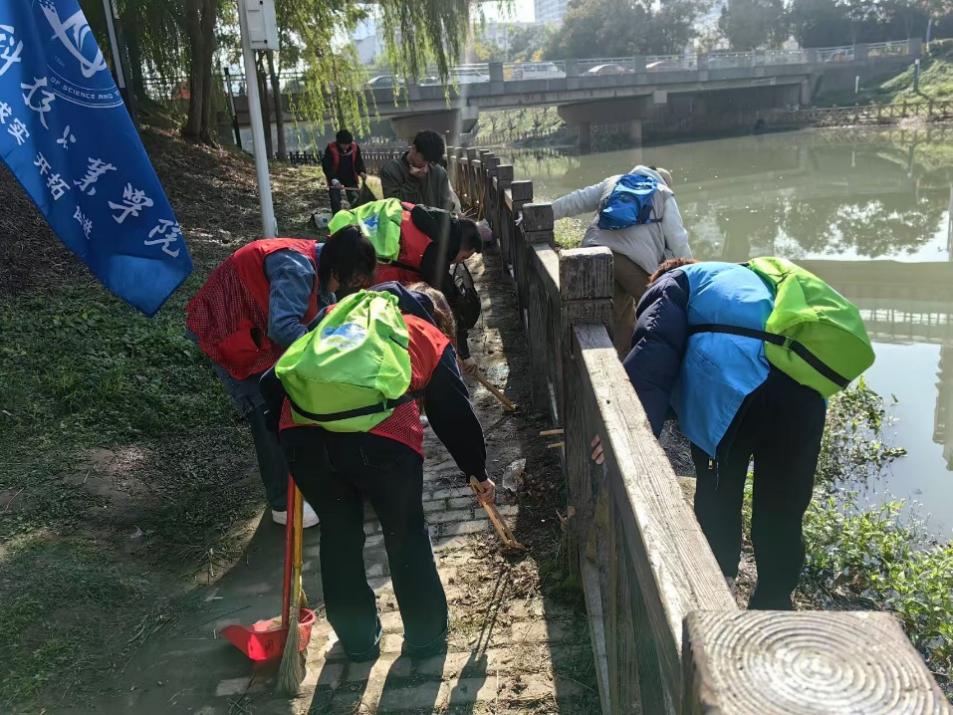 校團(tuán)委青提志愿服務(wù)隊(duì)被聘為長江武昌區(qū)段民間河湖長