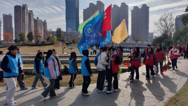 攜手四域聯(lián)動(dòng)健步走，共筑愛(ài)河護(hù)湖新征程