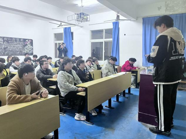 與青春共舞，和維權(quán)同行