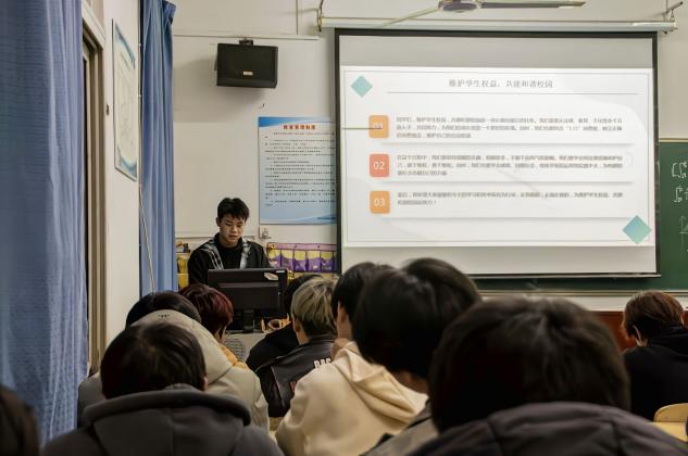 與青春共舞，和維權(quán)同行