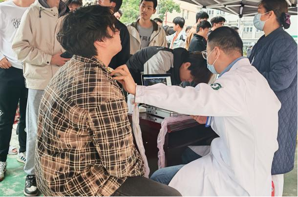 醫(yī)校共建，關(guān)愛師生健康