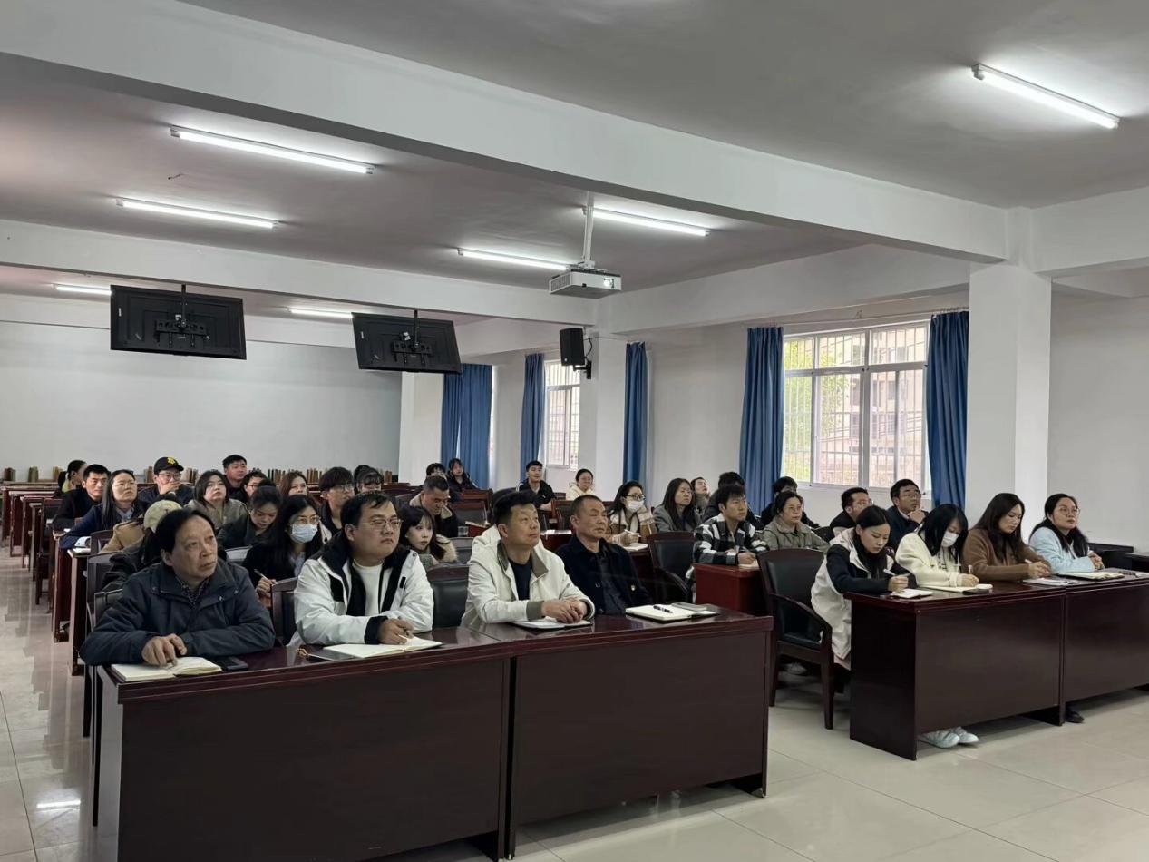 武漢科技職業(yè)學(xué)院黨委深入貫徹中央八項規(guī)定精神學(xué)習(xí)教育讀書班開班儀式暨專題輔導(dǎo)報告會順利舉行