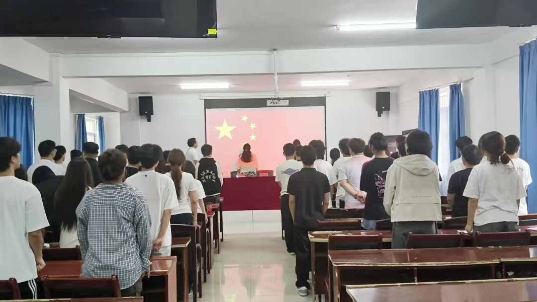 武漢科技職業(yè)學(xué)院第三十九期業(yè)余黨校結(jié)業(yè)典禮圓滿落幕，為黨輸送新生力量