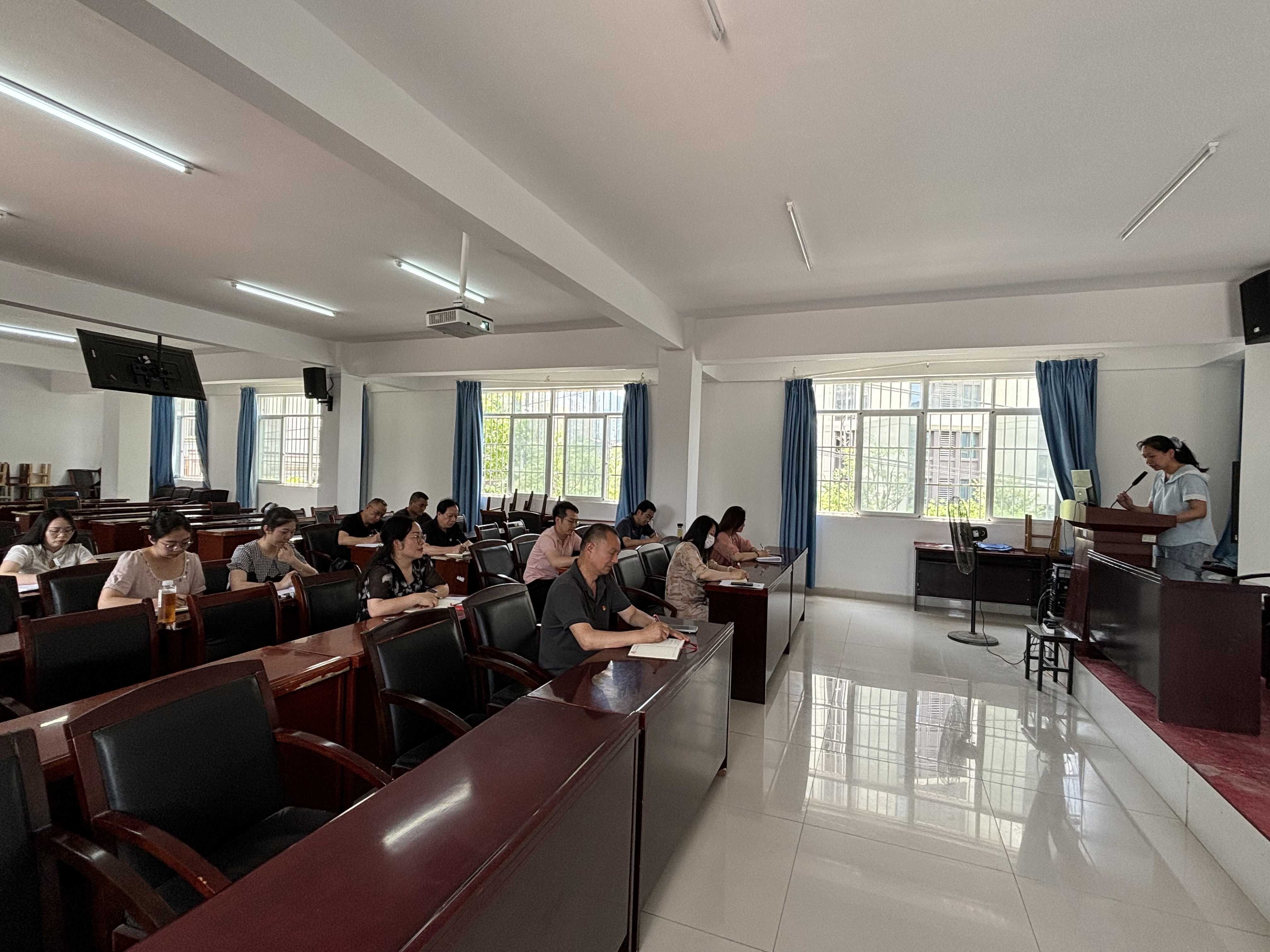 學(xué)院成功召開2025年干部素質(zhì)提升年啟動(dòng)儀式