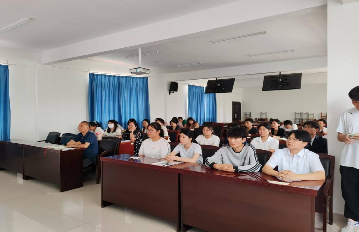 青春心向黨， 薪火永相傳