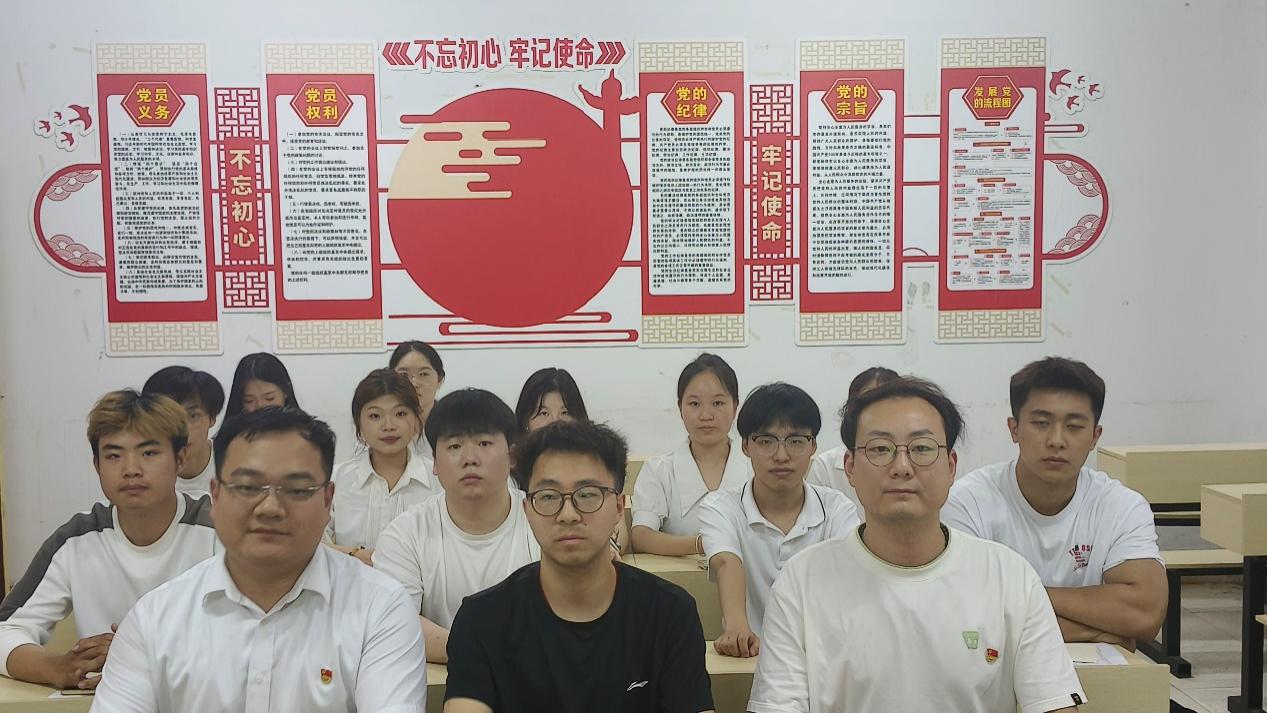 筑牢信仰之基，勇?lián)鷷r代使命