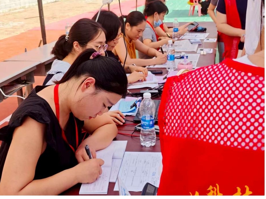 以心迎新，共赴星?！錆h科技職業(yè)學(xué)院圓滿完成2025級(jí)新生迎接工作