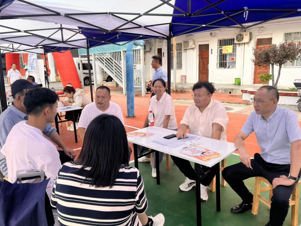 以心迎新，共赴星?！錆h科技職業(yè)學(xué)院圓滿完成2025級(jí)新生迎接工作