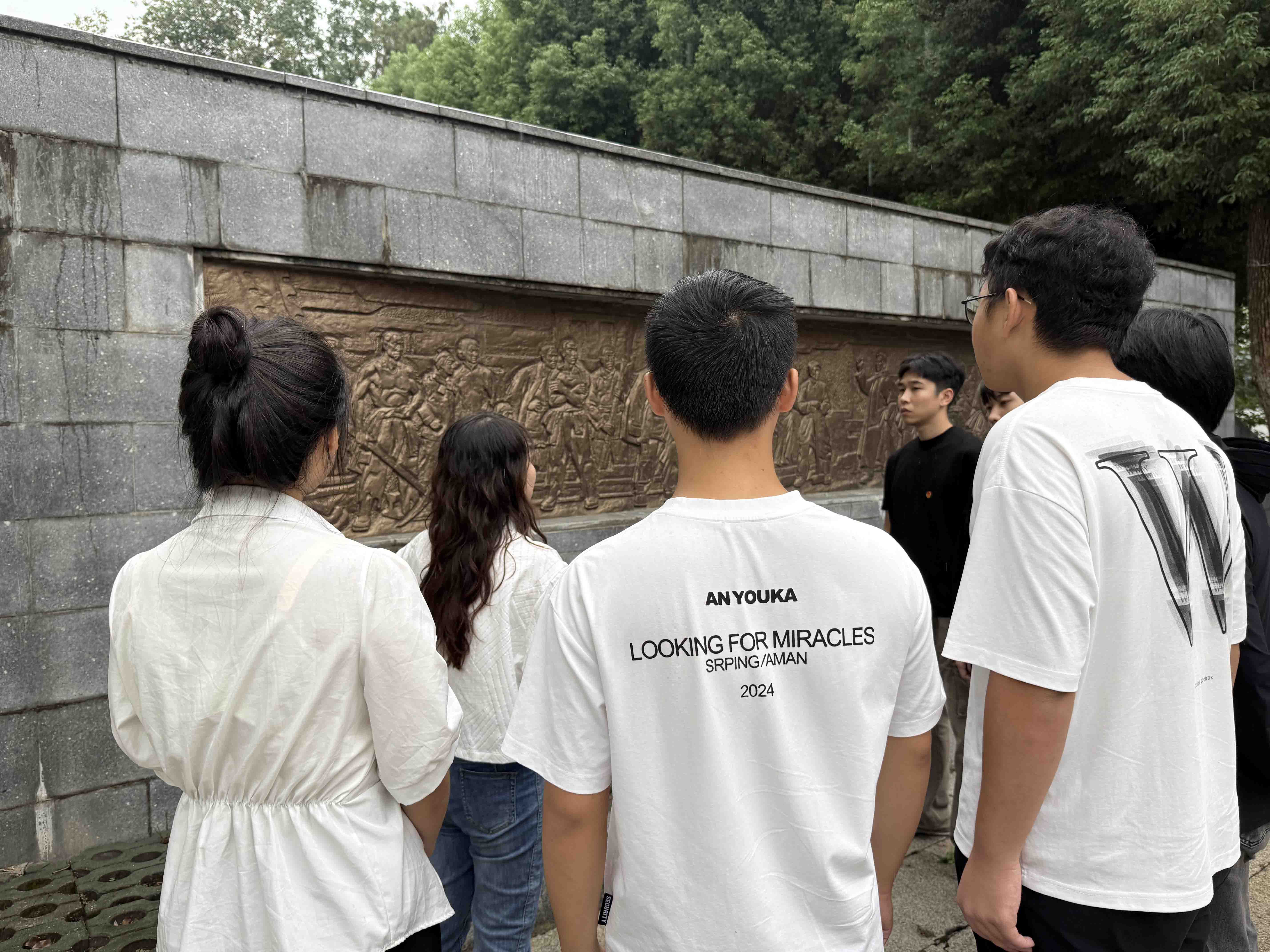 風(fēng)雨寄哀思，精神永傳承 ——我院師生赴施洋烈士陵園開展祭掃活動(dòng)