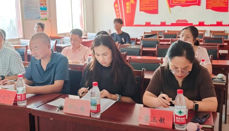 武漢科技職業(yè)學(xué)院隆重舉行2024-2025學(xué)年國家獎學(xué)金評選大會