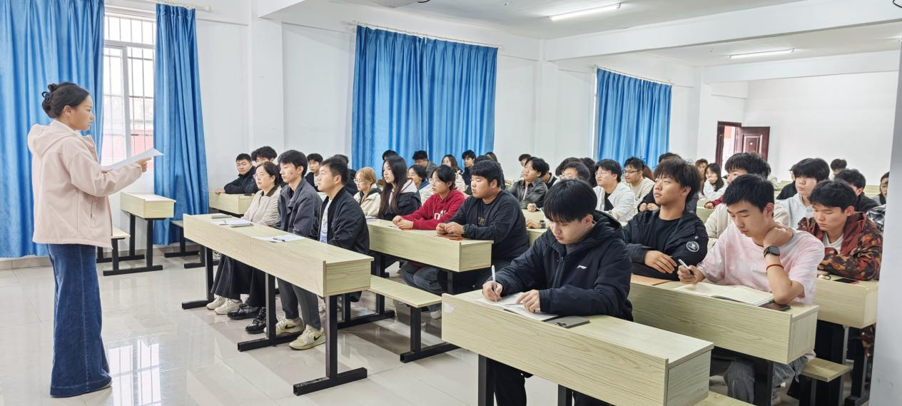 筑牢校園安全網(wǎng)   守護(hù)青春成長路 ——我院召開安全信息員工作會議