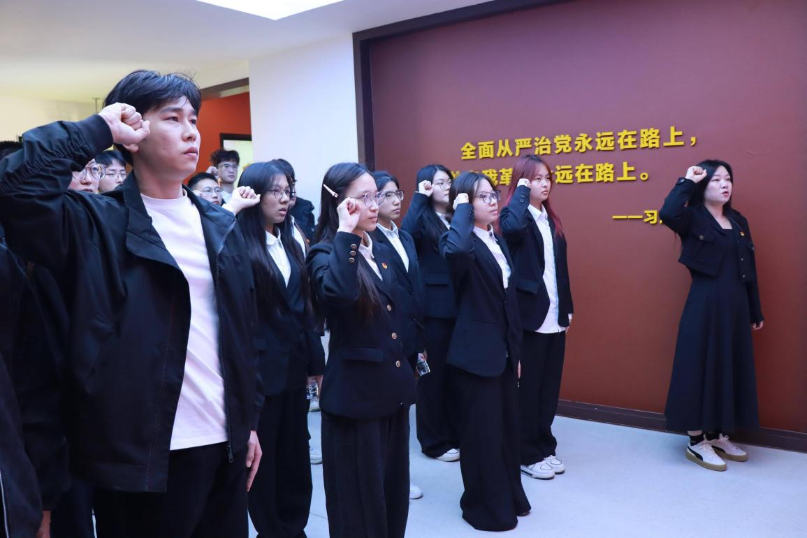 黨建聯(lián)建聚合力 紅色研學(xué)礪初心——我院與武漢城市職業(yè)學(xué)院聯(lián)合開展愛國主義教育實踐活動