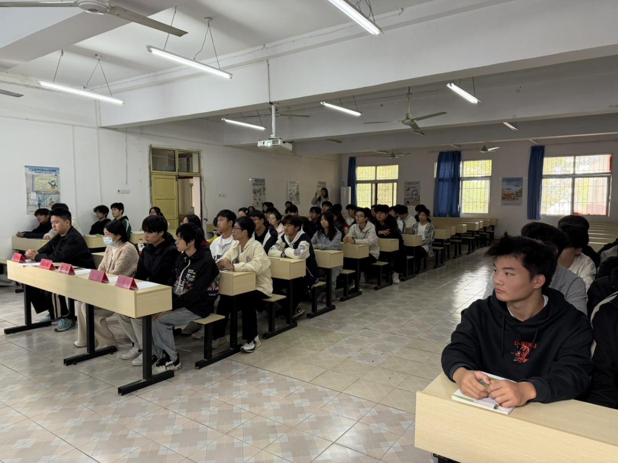 青春錘煉初心 團(tuán)課書寫華章 ——武漢科技職業(yè)學(xué)院第八期團(tuán)課結(jié)業(yè)典禮 青春錘煉初心 團(tuán)課書寫華章 ——武漢科技職業(yè)學(xué)院第八期團(tuán)課結(jié)業(yè)典禮