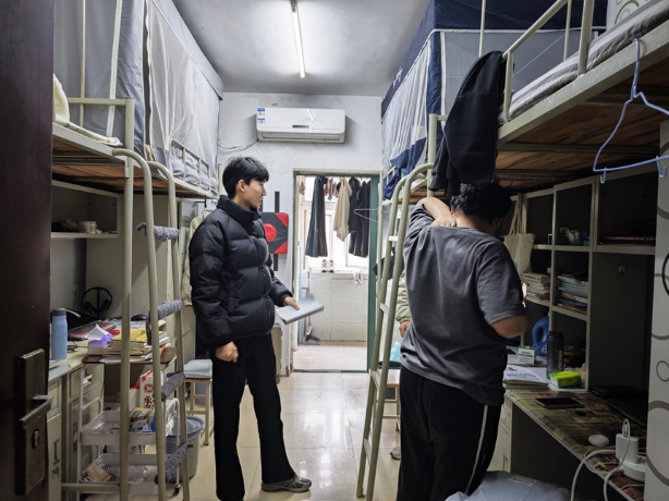 我院開展學生宿舍衛(wèi)生安全大檢查 共筑平安校園