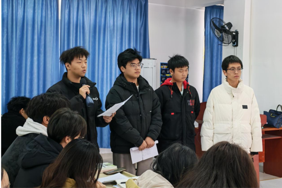 我校舉辦思政課辯論賽實踐活動 ——“德”與“才”交鋒，青春與思想同頻共振