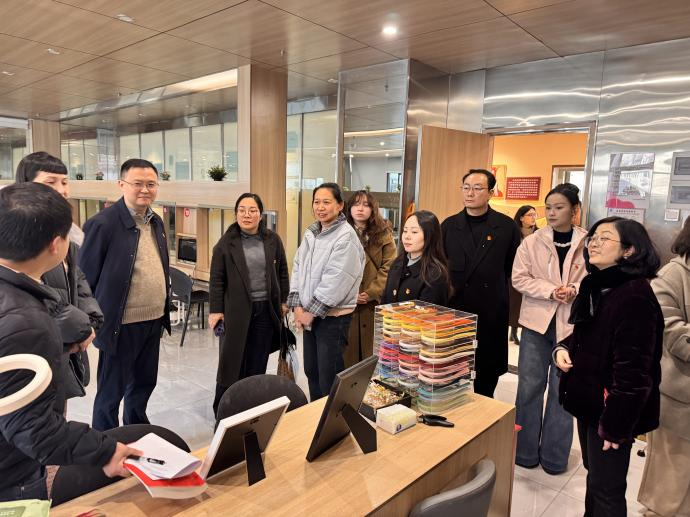 黨建互鑒促提升 協(xié)同育人啟新程——武漢科技職業(yè)學(xué)院赴武漢市第一商業(yè)學(xué)校開展黨建交流活動 黨建互鑒促提升 協(xié)同育人啟新程——武漢科技職業(yè)學(xué)院赴武漢市第一商業(yè)學(xué)校開展黨建交流活動