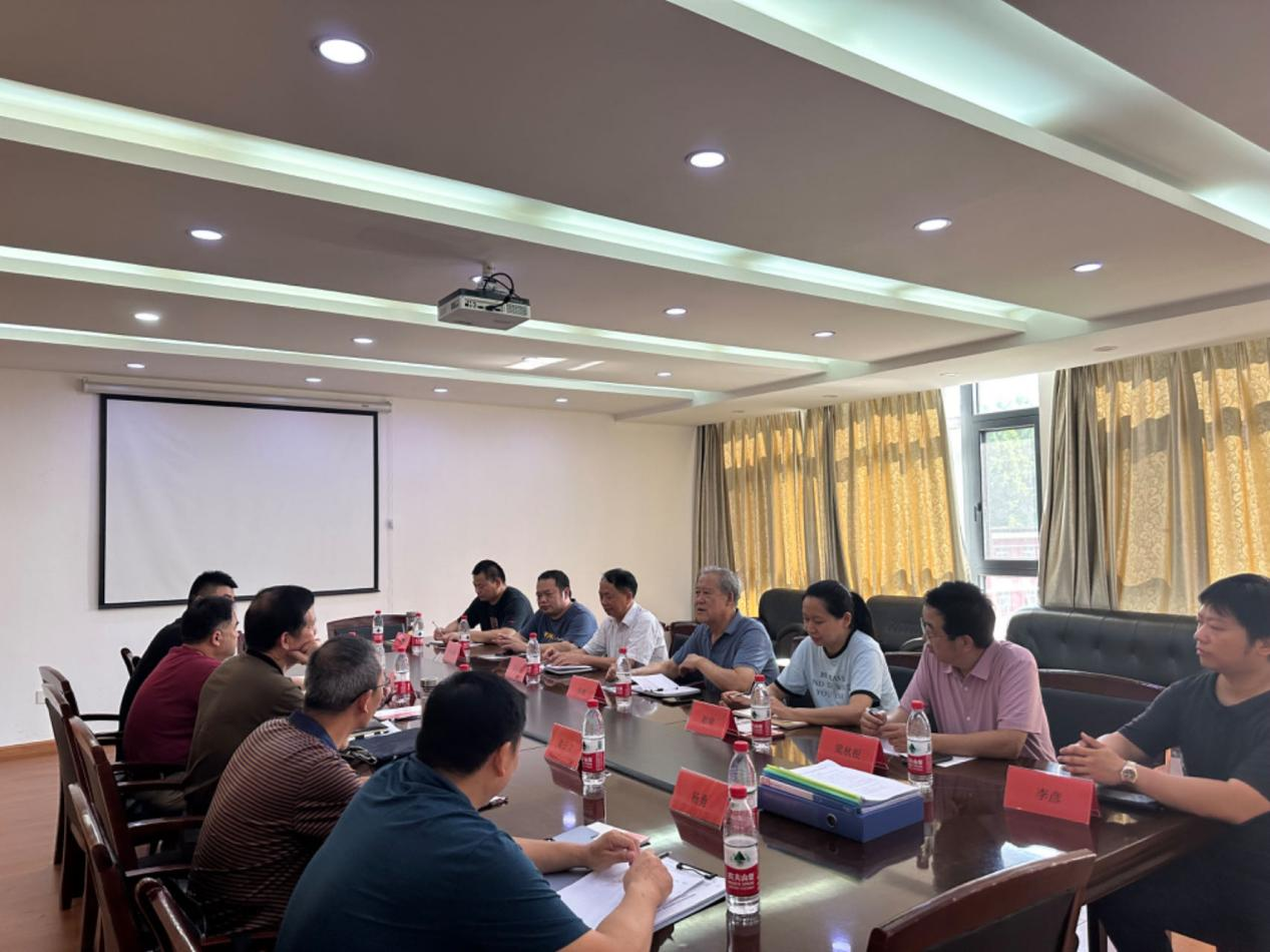 武漢光谷職業(yè)學院實驗室安全檢查組 蒞臨我校現(xiàn)場檢查