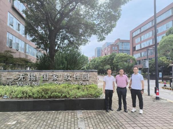 訪企拓崗促實習 情系學子暖人心