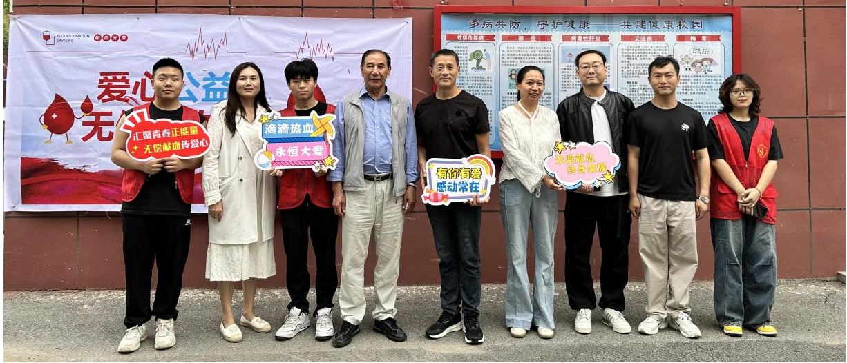 武漢科技職業(yè)學(xué)院學(xué)子踴躍獻(xiàn)血 以熱血青春傳遞愛心