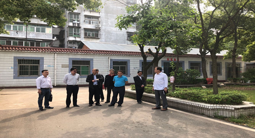 洪山區(qū)副區(qū)長一行深入學(xué)院實地調(diào)研 為學(xué)院排憂解難 洪山區(qū)副區(qū)長一行深入學(xué)院實地調(diào)研 為學(xué)院排憂解難