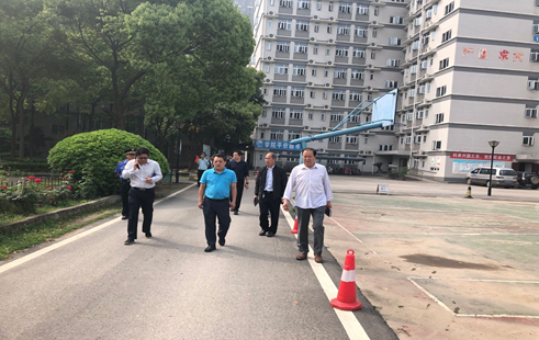 洪山區(qū)副區(qū)長一行深入學(xué)院實地調(diào)研 為學(xué)院排憂解難 洪山區(qū)副區(qū)長一行深入學(xué)院實地調(diào)研 為學(xué)院排憂解難