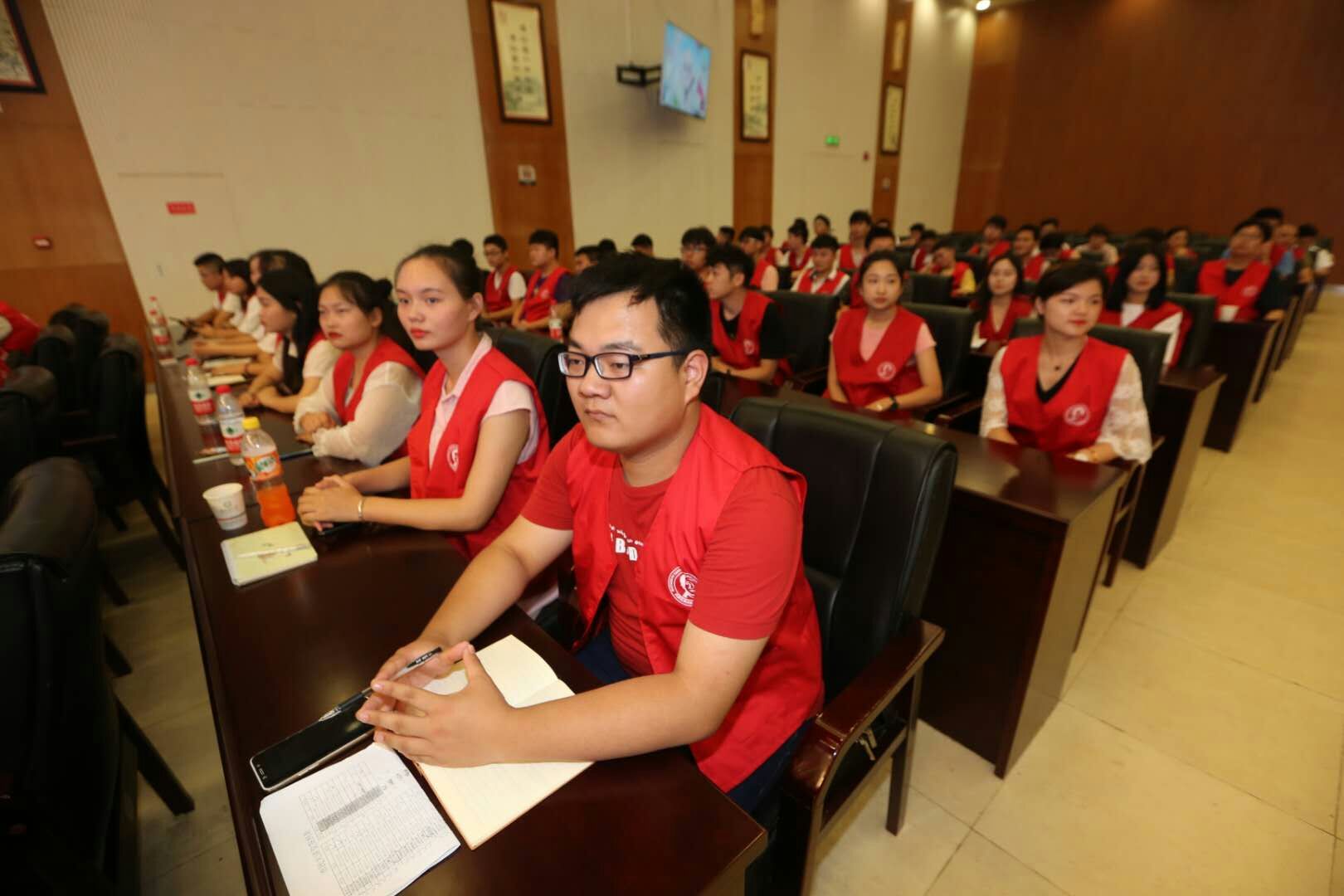 我院50多名軍運會志愿者 應(yīng)邀參加市民大講堂第258期活動