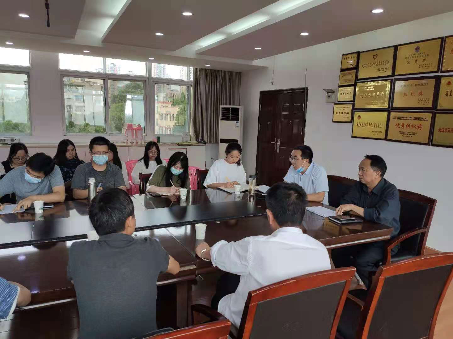 教務(wù)處召開(kāi)期中教學(xué)座談會(huì) 教務(wù)處召開(kāi)期中教學(xué)座談會(huì)