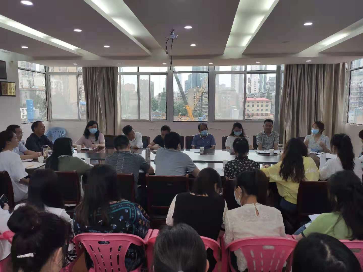 教務(wù)處召開(kāi)期中教學(xué)座談會(huì) 教務(wù)處召開(kāi)期中教學(xué)座談會(huì)