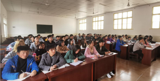 我院組織全體入黨積極分子集中學習十九屆四中全會精神