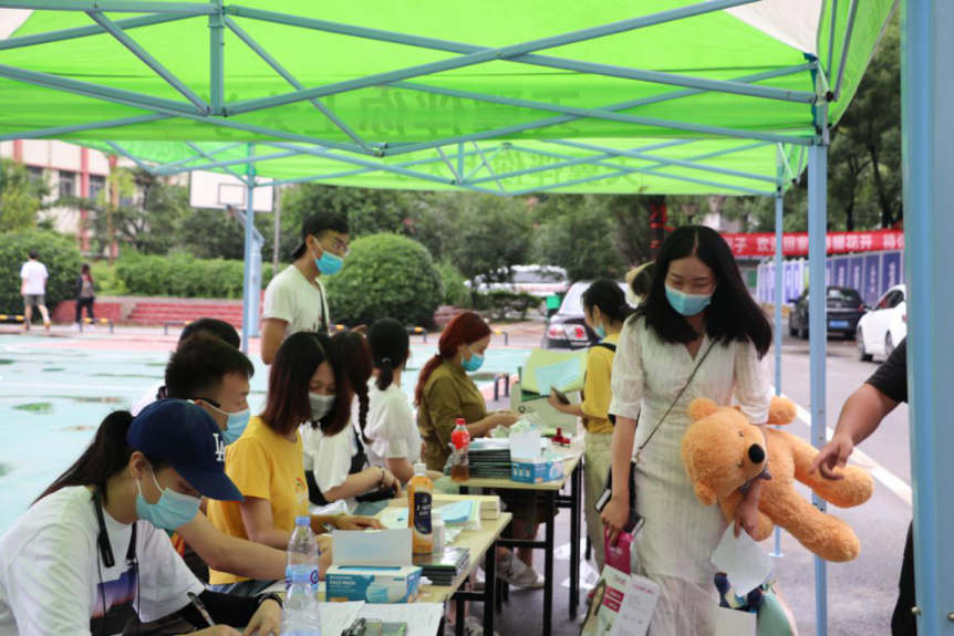 歡迎回家!武漢科技職業(yè)學院迎來2020屆首批畢業(yè)生返校 歡迎回家!武漢科技職業(yè)學院迎來2020屆首批畢業(yè)生返校