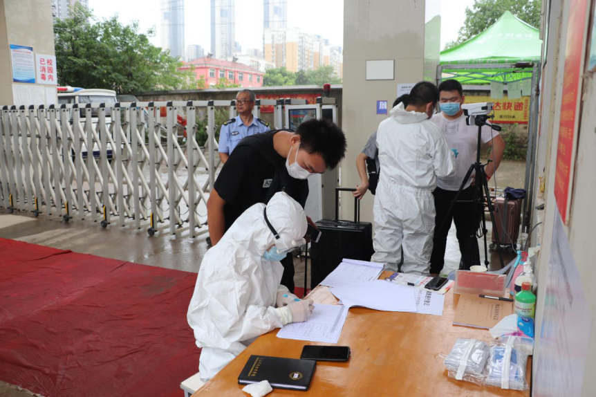 歡迎回家!武漢科技職業(yè)學院迎來2020屆首批畢業(yè)生返校 歡迎回家!武漢科技職業(yè)學院迎來2020屆首批畢業(yè)生返校