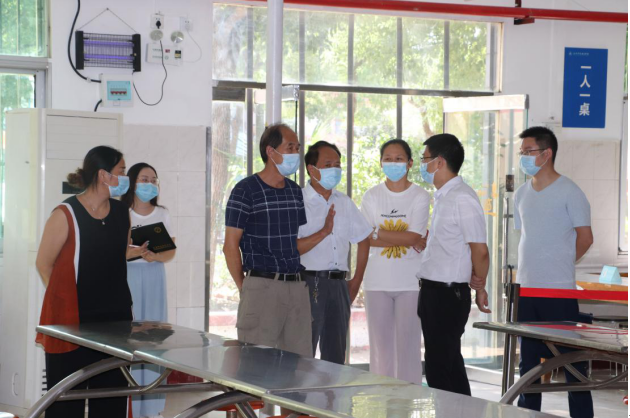 湖北省教育廳領(lǐng)導(dǎo)來(lái)我校檢查督導(dǎo)疫情防控工作 湖北省教育廳領(lǐng)導(dǎo)來(lái)我校檢查督導(dǎo)疫情防控工作