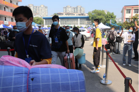 武漢科技職業(yè)學(xué)院新生開學(xué)報(bào)到! 武漢科技職業(yè)學(xué)院新生開學(xué)報(bào)到!