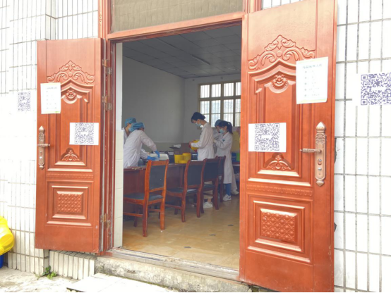 學(xué)校開展新冠疫苗集中接種工作