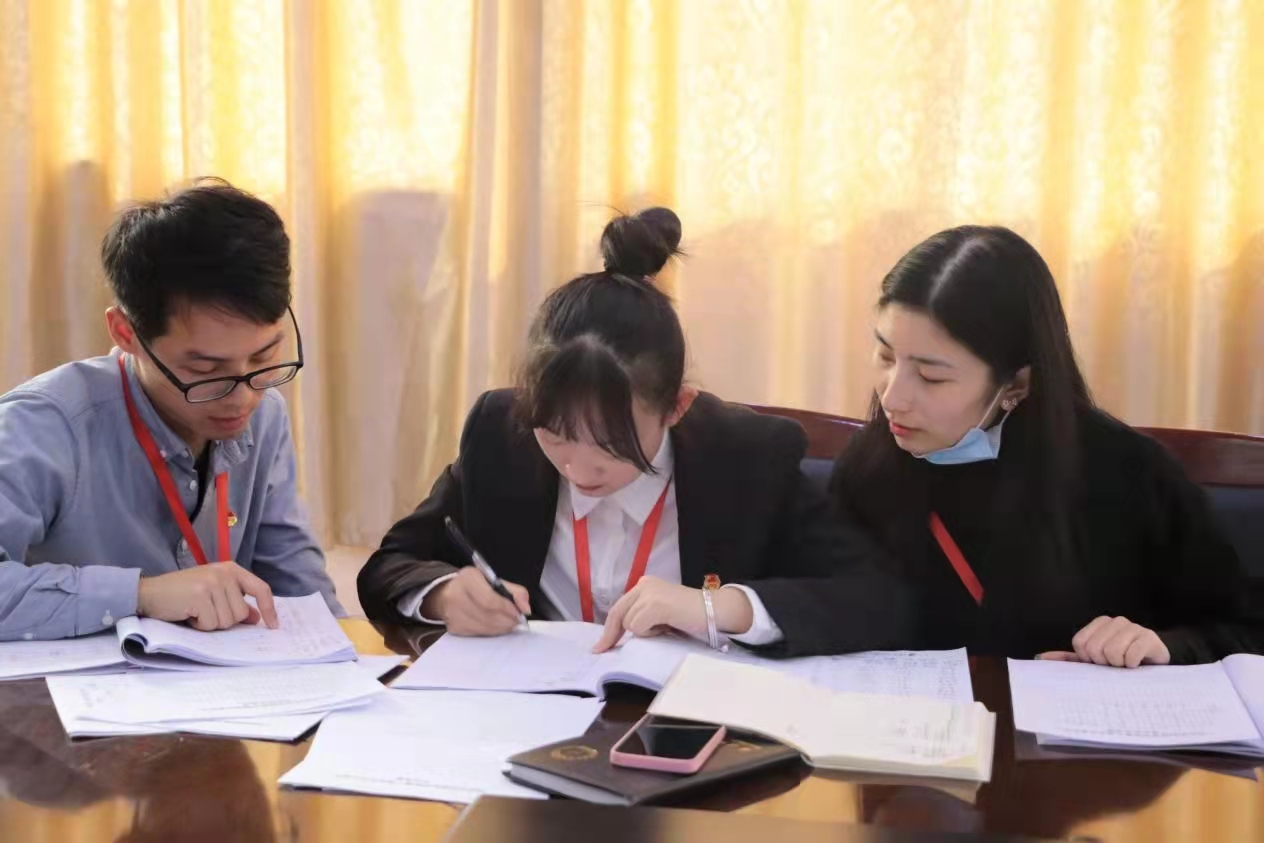 我院第十次學生代表大會隆重召開！