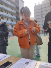 人人都獻(xiàn)出一點(diǎn)愛,人生將變得更美好 ——為黎承航同學(xué)募捐 人人都獻(xiàn)出一點(diǎn)愛,人生將變得更美好 ——為黎承航同學(xué)募捐