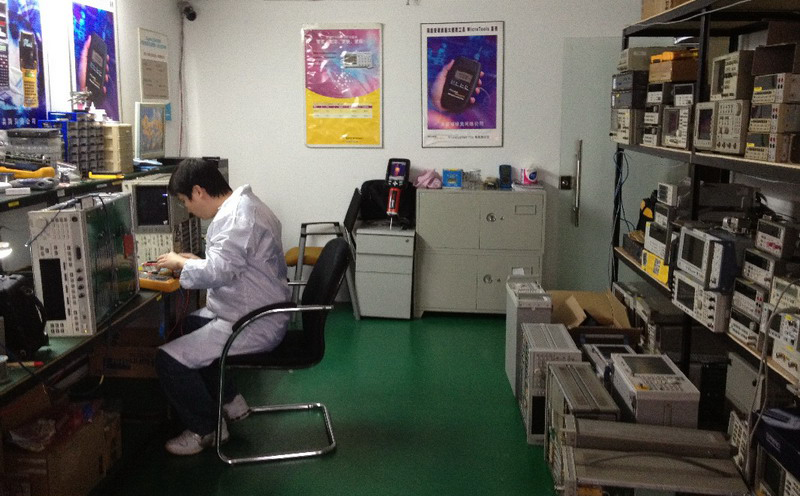 儀表工在修理儀表-http://m.huanghaiwang.com.cn/tech/1228.html